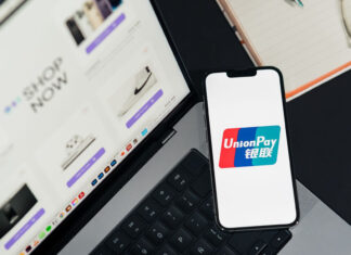 FOMO กลืนกินการตัดสินใจลงทุน: สาเหตุและทางออก FOMO กลืนกินการตัดสินใจลงทุน: สาเหตุและทางออก